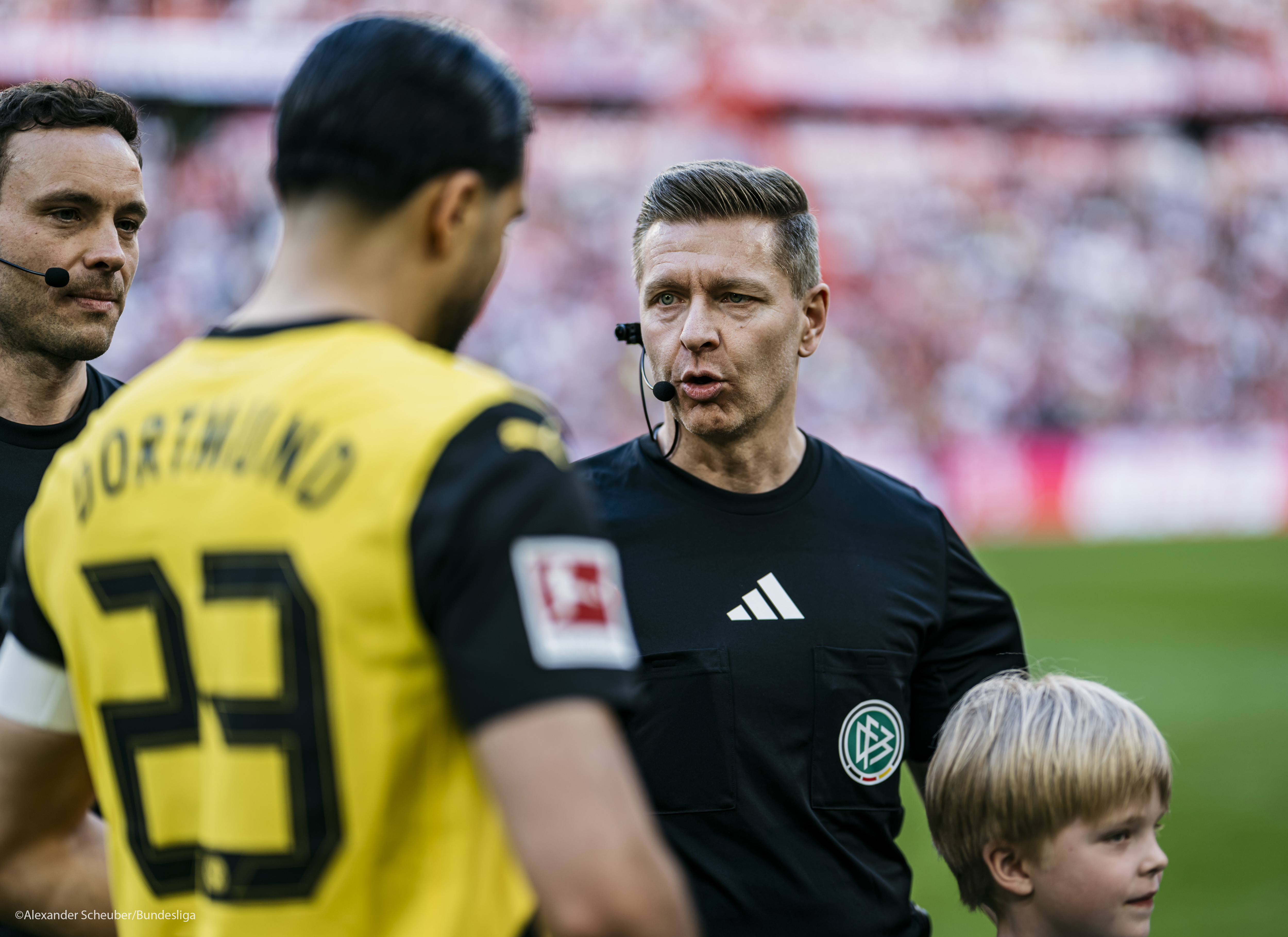 Riedel premieres Easy5G and RefCam Live systems in Bundesliga football match