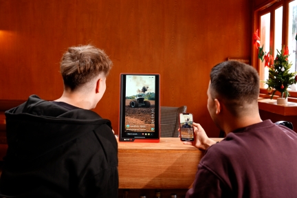 15-in display can mirror any phone screen without cables, apps or Wi-Fi in an instant