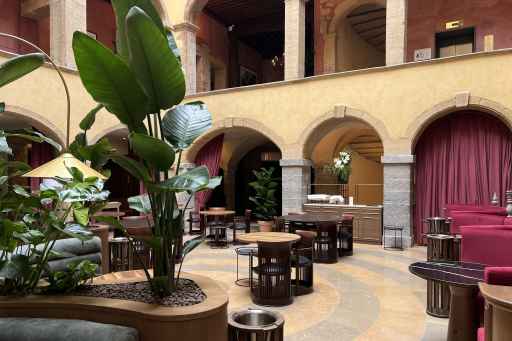 Powersoft Mezzo amplifiers deliver multi-zone hotel for Renaissance hotel