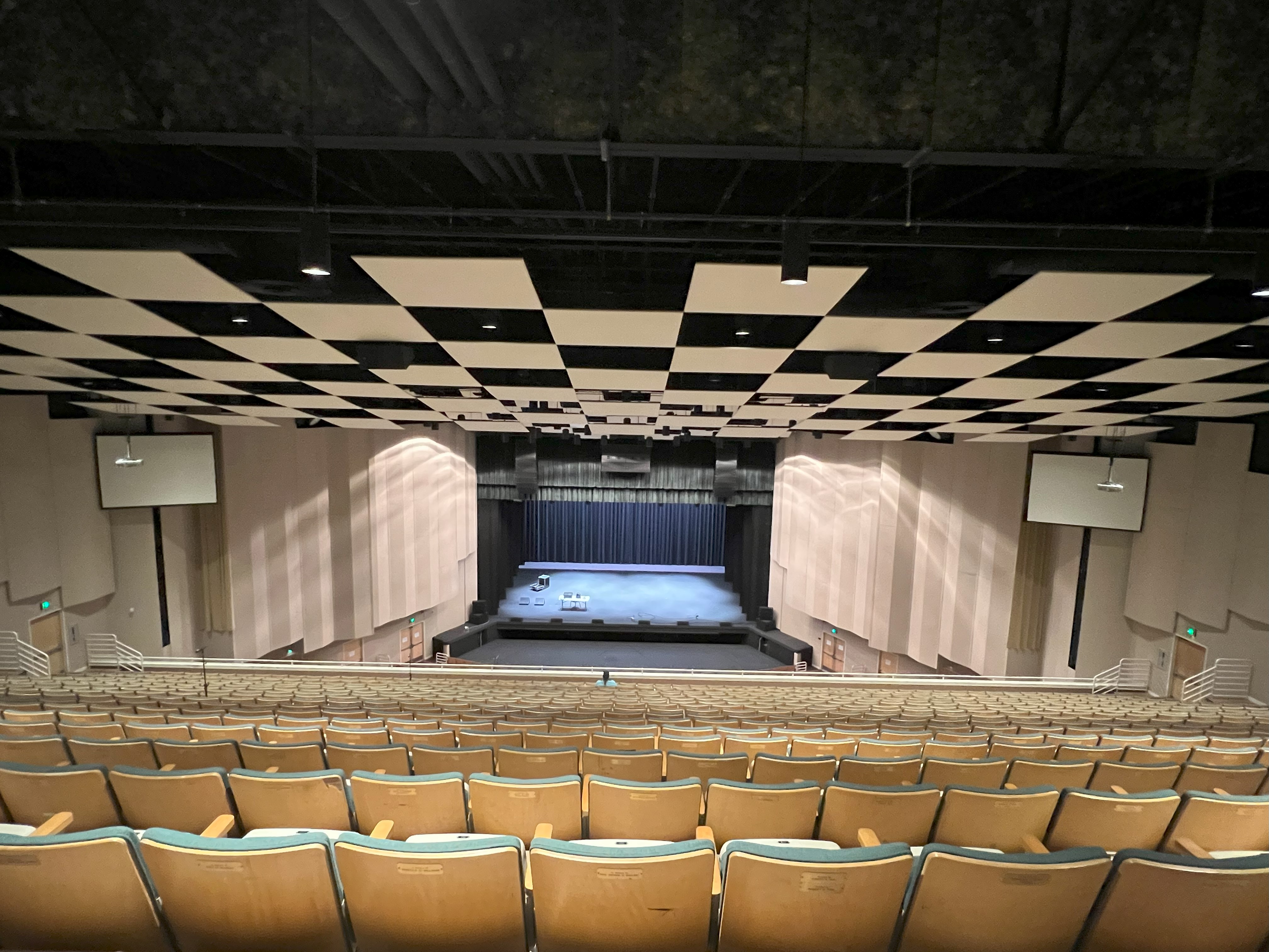 King Center upgrades to JBL VTX