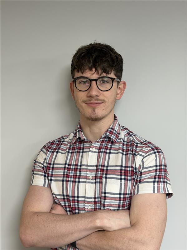 Hewshott employs apprentice consultant