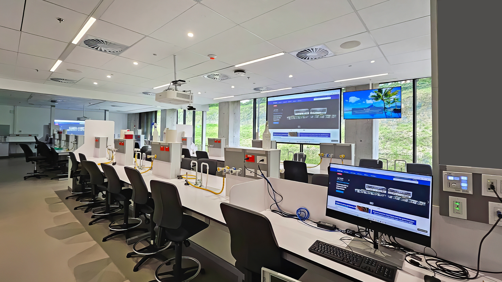 Colombia's Pontifical Xavierian University enhances learning with Extron AV systems