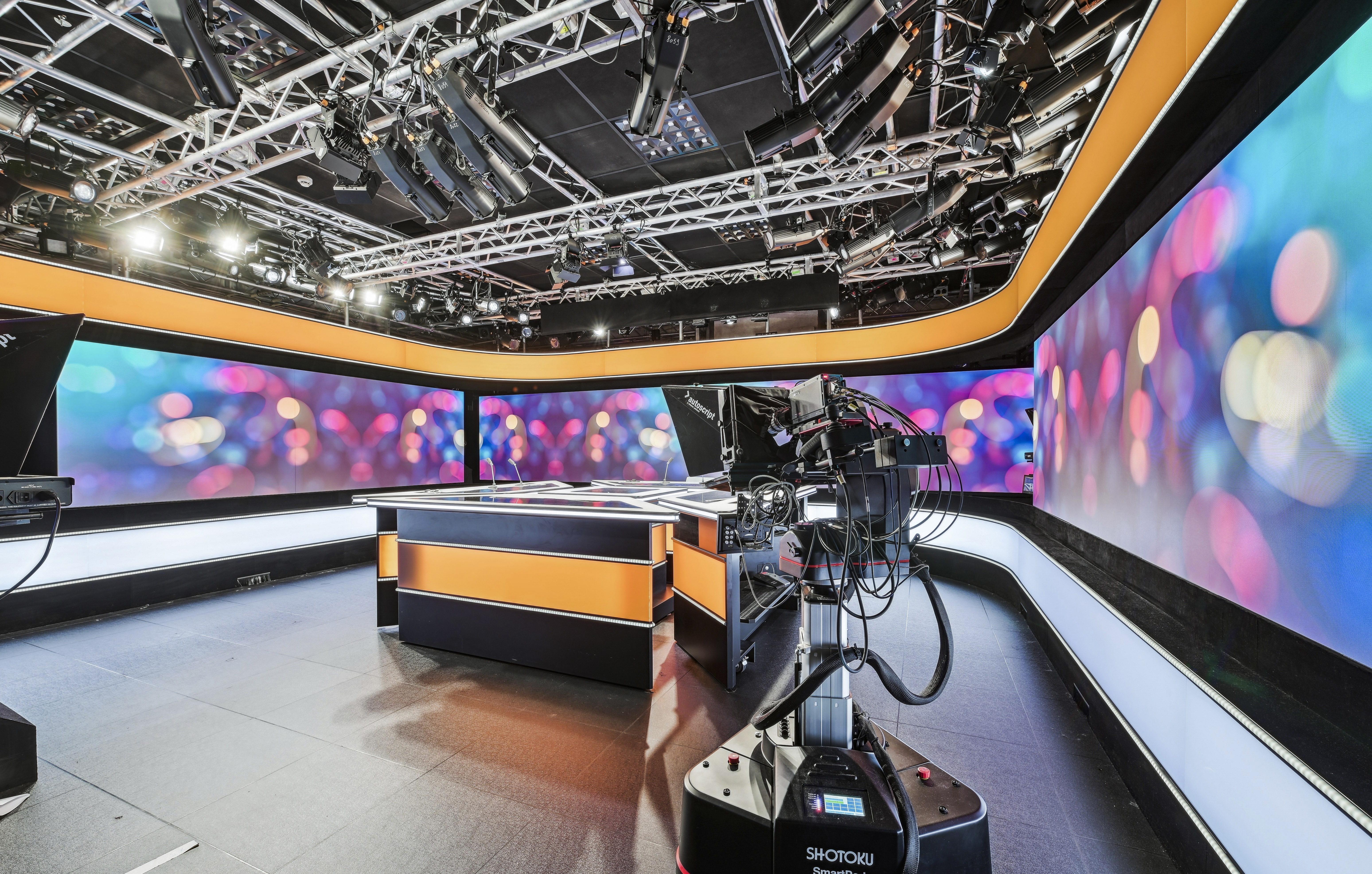 Leyard TVF LED walls chosen to renovate two France Médias Monde studios