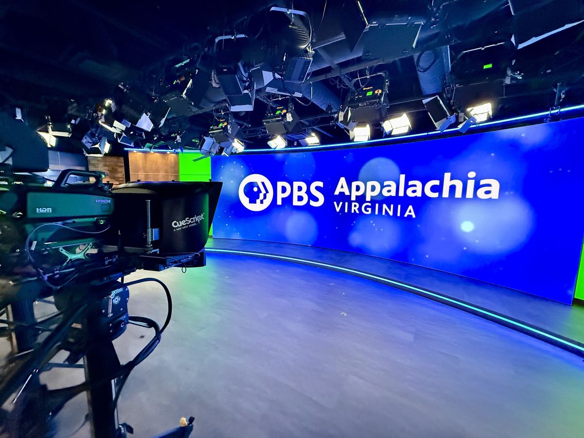 28ft 8K Philips dvLED wall installed inside TV studio