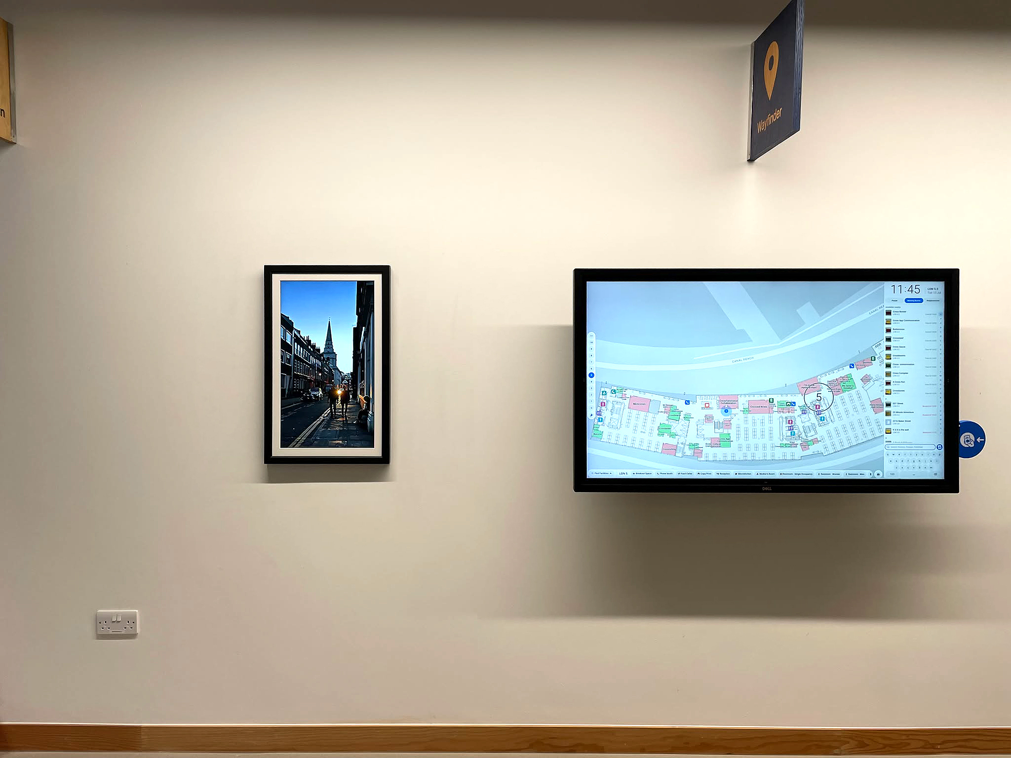 Vieunite supplies digital art canvas for Meta UK HQ