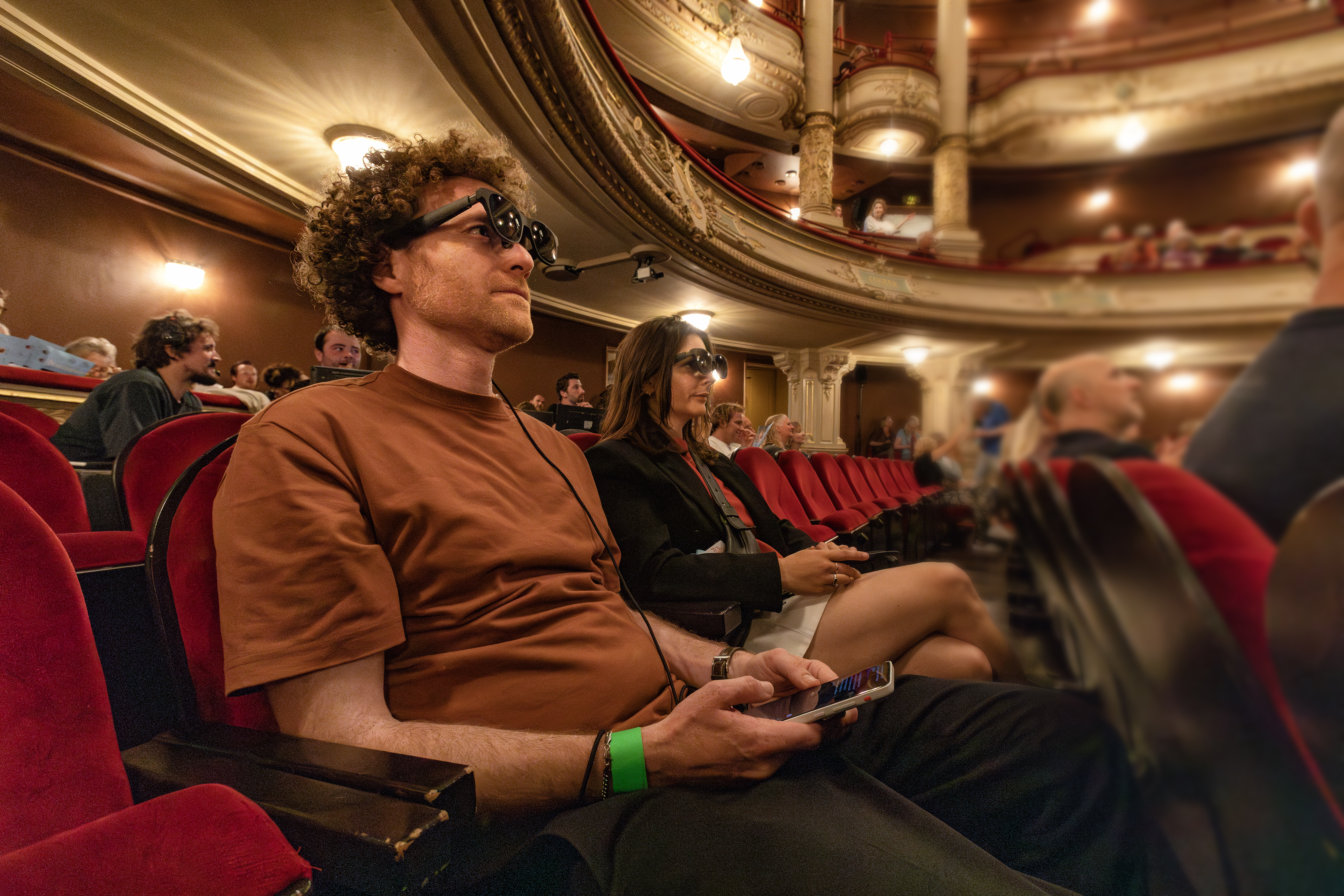 AI glasses with real-time subtitles debut at Holland Festival