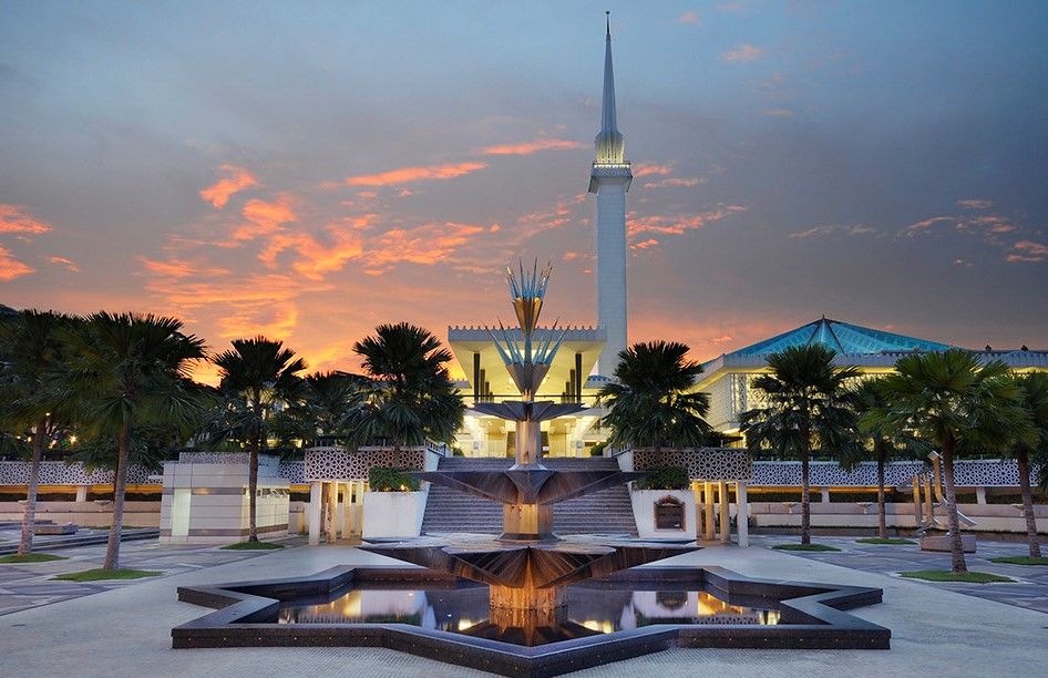 Renkus-Heinz steerable sound solves audio issues at one of Malaysia’s largest mosques